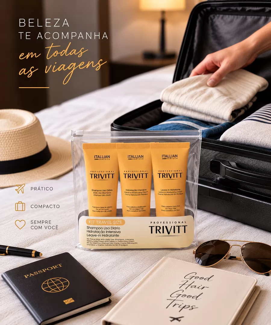 Kit Trivitt Travel Size na nécessaire transparente sobre a cama, ao lado de mala aberta, chapéu de palha, passaporte e óculos de sol